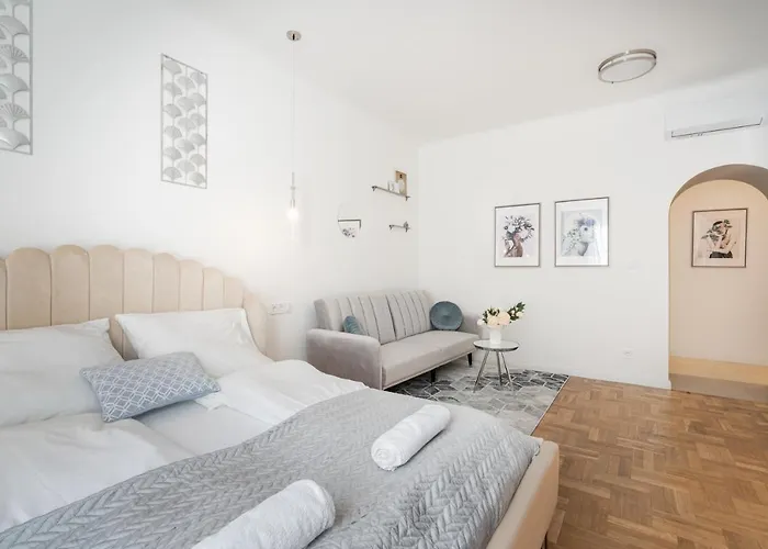 D71 - Dob 71 Central Cozy Suite - Best Location By Bqa