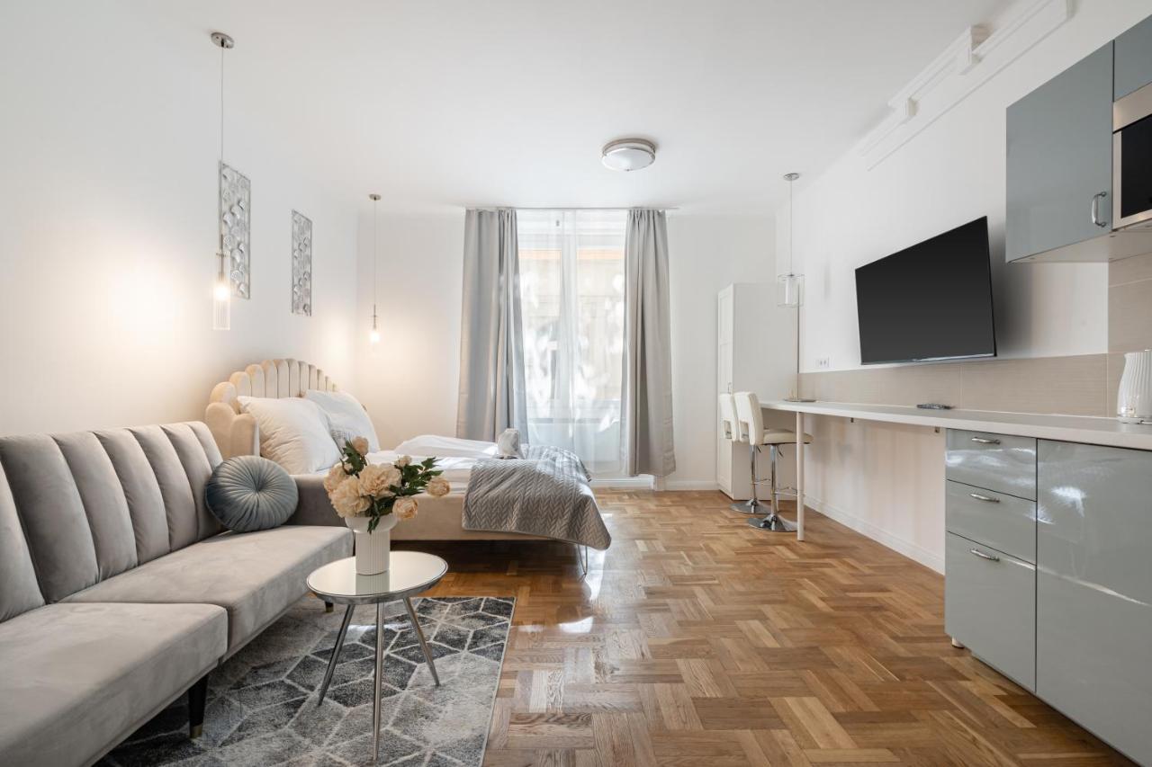 D71 - Dob 71 Cozy - Location By Bqa Apartmán *